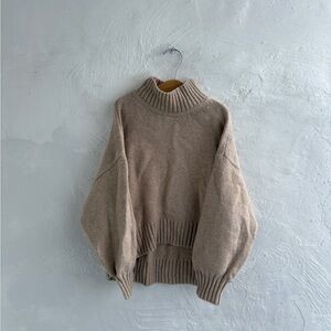Girls slouchy mock neck sweater in beige size small
(6/7)
